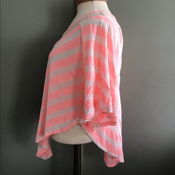 💖Host Pick💖 Maurices dolman sleeve, chevron-striped top with crochet detailing - Picture 4 of 12